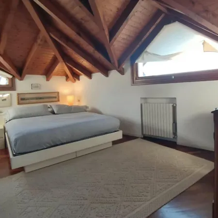 La Casa Di Gio Apartment Angera