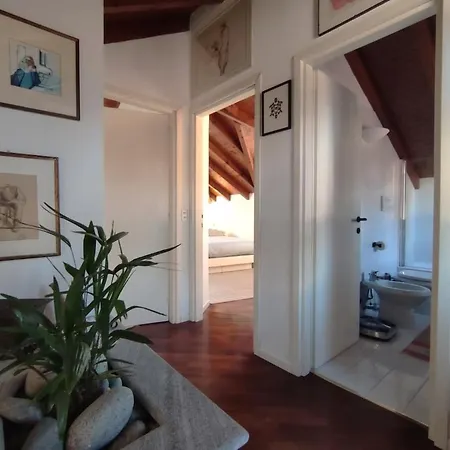 La Casa Di Gio Apartment Angera